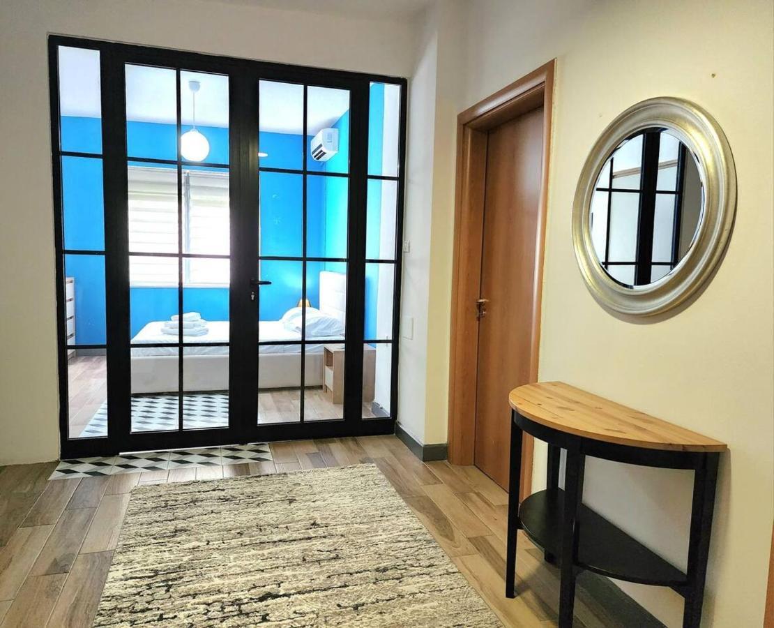 Turqoise Flat In City Center With 24H Self Check In Tirana Exterior photo